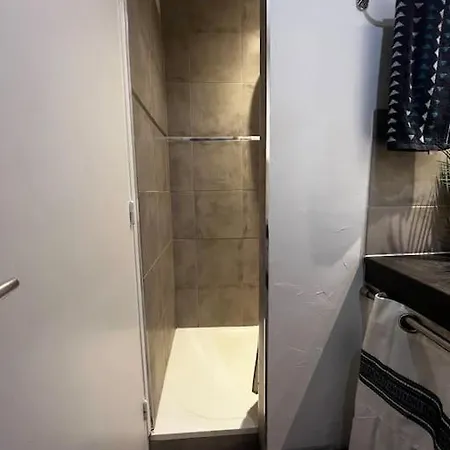 45m2 Proche Centre-ville De Apartamento Nîmes